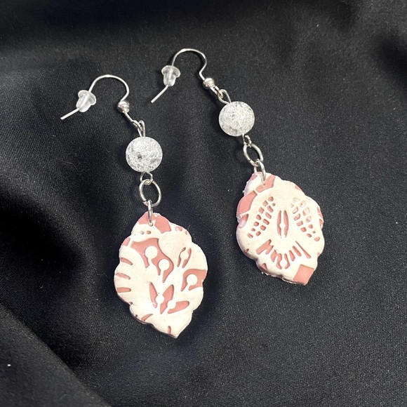 Blue Willow Boutique Earrings - Picture 4 of 4